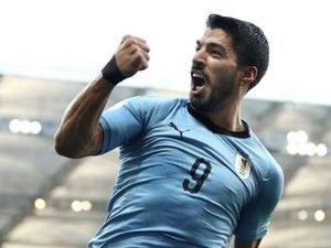 Luis Suarez Punya Masalah Psikis, Bisakah Menang Lawan Ronaldo?