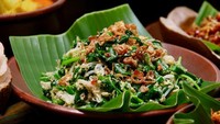 Mirip seperti urap. Bali juga punya racikan sayuran enak bernama Serombotan. Dibuat dari kacang panjang, bayam, kangkung, buncis, terong bulat hingga tauge. Makin enak dipadu dengan kalas, santan berisi bumbu kunyit, lengkuas, bawang merah, bawang putih dan kencur. Foto: iStock