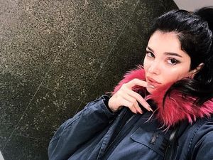 Kecantikan Sang Pelantun Piala Dunia 2018 Pukau Netizen