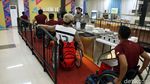 Mengintip Atlet Disabilitas Menikmati Beragam Makanan di Dining Hall