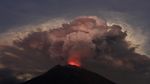Letusan Gunung Agung Terpantau dari Karangasem