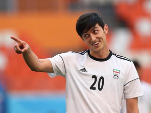 Sardar Azmoun, Messi-nya Iran Pensiun Muda Demi Ibu yang Sakit