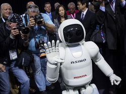 Aksi Asimo, Robot Canggih Honda yang Dimatikan