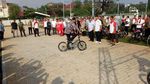 Foto: Gaya JK-Anies Jajal BMX di Venue Asian Games
