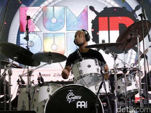 Marcell Siahaan Belajar Lagi saat Si Bungsu Mahir Main Drum di Usia Dini
