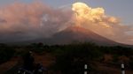 Letusan Gunung Agung Terpantau dari Karangasem