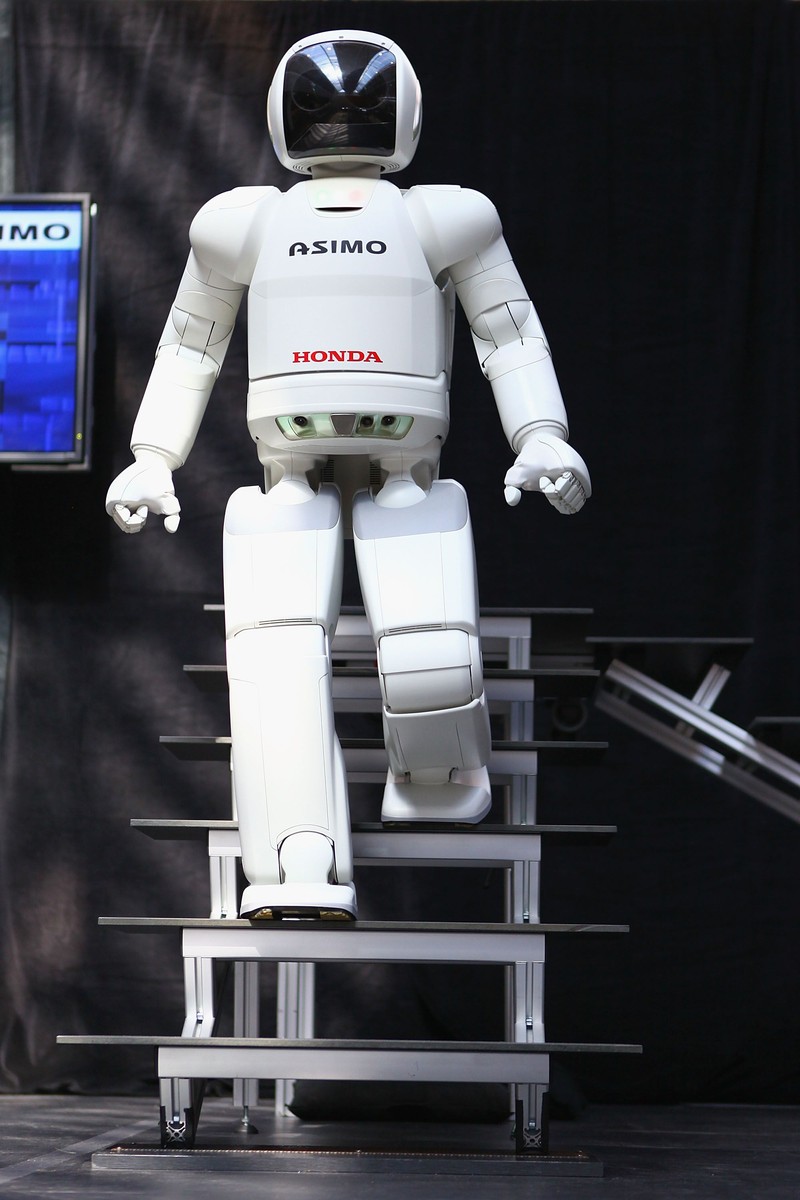 PASADENA, CA - JANUARY 1:  The Honda robot float 