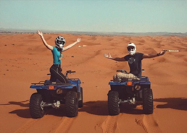 Carla Ramos adalah seorang model berusia 24 tahun, keturunan Spanyol. Dari postingan di Instagram miliknya dengan akun @krlaramos, ia terlihat hobi traveling dan melakukan olahraga ekstrem. Foto: Instagram