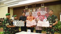 Diponegoro melakukan korupsi atas penyaluran dana hibah APBD Kabupaten Jember 2014-2015 ke Askab Jember.