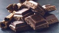 Mendekam di Mako Brimob, Fifi kerap membawakan dark chocolate untuk kakak kandungnya ini. Foto: iStock