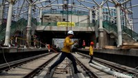 Progres perkembangan Stasiun ini sudah mencapai 76%.