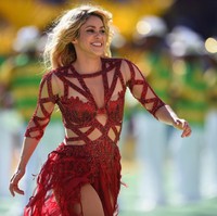 Wajib hukumnya bagi istri pesepakbola Gerard Pique itu untuk mengonsumsi asupan berprotein tinggi, seperti pancake. Pancake sangat tinggi protein dan serat. Kamu tinggal mencampur tiga bahan dan hanya memakan waktu lima menit, kata Anna. Shakira sendiri suka mengombinasikan pancake-nya dengan greek yogurt, oat, atau sebutir telur. (Foto: Matthias Hangst/Getty Images)