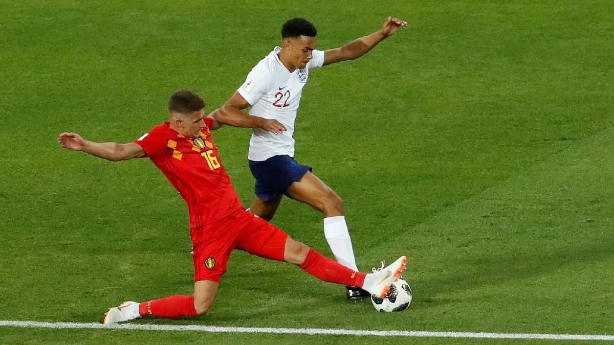 Debut kurang manis Trent Alexander-Arnold untuk timnas Inggris (Foto: Gonzalo Fuentes/Reuters)