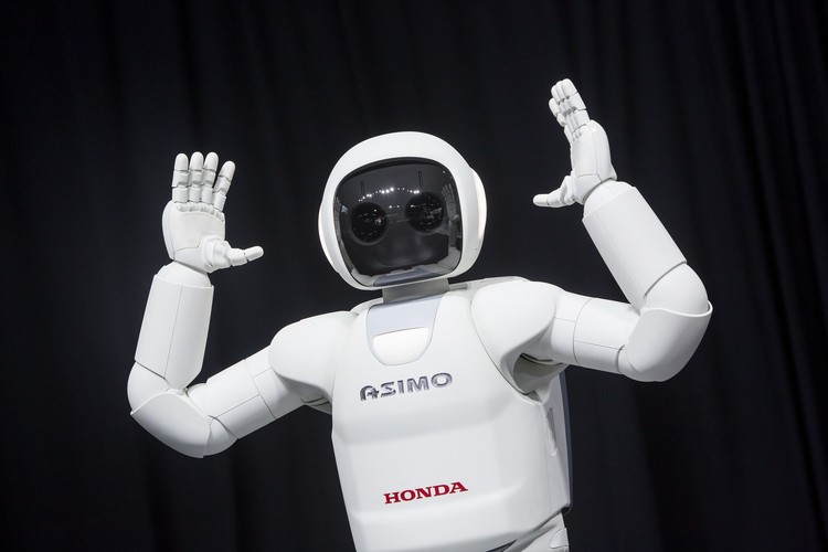 robot honda asimo PASADENA, CA - JANUARY 1: The Honda robot float