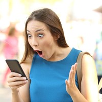 Baru-baru ini pengguna Twitter mendapati bahwa Carla Ramos memang sering berpose dengan ekspresi terkejut untuk foto-foto ilustrasi. Foto: Thinkstock