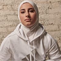 Biar Semangat Olahraga, Intip Gaya Hijab Sporty Atlit Parkour Ini