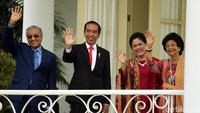 Mahathir tiba di Istana Bogor, Jumat (29/6/2018) pukul 10.15 WIB. Mahathir turut didampingi istri, Siti Hasmah Mohd.