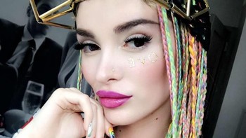 Bagaimana menurut kamu soal penampilan Era yang satu ini? Foto: Instagram/strefie