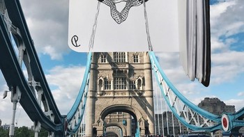 Atau aksi Spiderman di London Bridge. Foto: instagram.com/citylivesketch