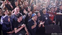 Hari ini kamu masih berkesempatan datang ke acara ini di Kuningan City, Jaksel. Kamu masa mau ketinggalan serunya kayak mereka ini? Foto: Asep Syaifullah