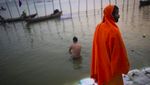 Foto: Festival Sucikan Diri di India 12 Tahun Sekali