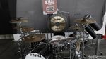 Lihat Drum Set Musisi Top Tanah Air Yuk!