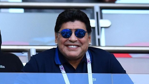 Diego Maradona selalu masuk dalam kandidat pemain terbaik sepanjang masa, bersaing ketat dengan Pele dari Brasil.