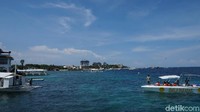 Para turis asal Korea ini memadati Cebu, tak hanya di kotanya saja, tapi juga sampai ke pantainya. Mereka asyik saja naik kapal beramai-ramai. (Syanti/detikTravel)
