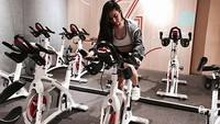 Sepertinya, ke gym adalah rutinitas sehari-harinya. Foto: Instagram/shanikasilverio