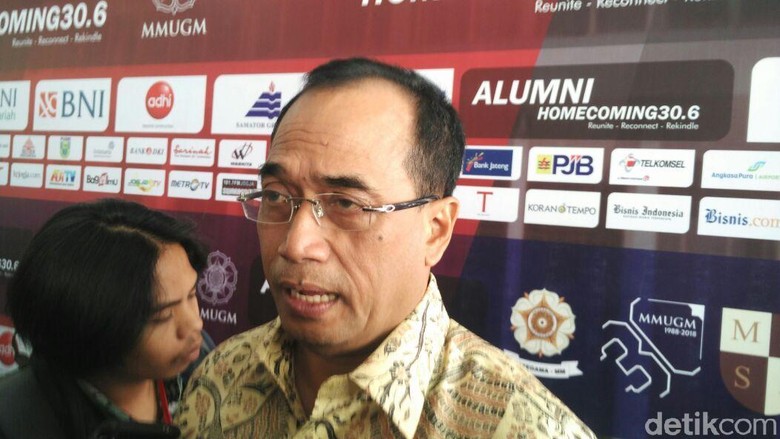 Menhub Tindak Tegas PNS BKO Pilot yang Ditangkap karena Sabu Menhub Tindak Tegas PNS BKO Pilot yang Ditangkap karena Sabu