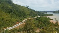 Jalan akses ke destinasi wisata Mandeh sepanjang 41,18 km ditargetkan rampung pada akhir tahun 2018.Foto: Dok. Kementerian PUPR