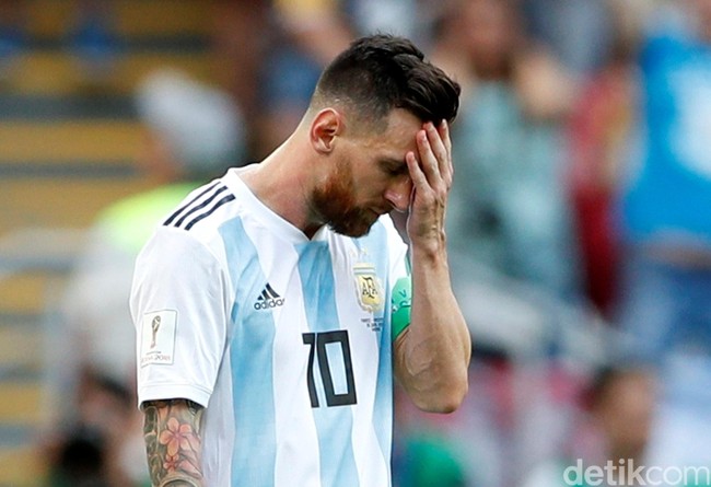 Sisi tangguh, kuat dan rapuh yang beririsan adalah salah satu faktor yang menjadi daya tarik seorang pria di mata lawan jenis. Sebuah studi yang dilakukan pada 2011 mengungkap bahwa pria terlihat lebih menarik ketika mereka tidak malu menunjukkan emosinya. Dengan berani menunjukkan emosi, wanita lebih bisa mengenal kepribadian aslinya. Foto: REUTERS/John Sibley