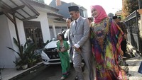 Wajah tegang Caisar saat baru tiba di lokasi. Ia masih berusaha tebar senyuman. Foto: Caisar Aditya / Hanif Hawari