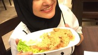 Udang goreng tepung, rupanya jadi menu seafood favorit dari Cynthiara. Foto: Instagram @cynthiara_alona Foto: Instagram @cynthiara_alona