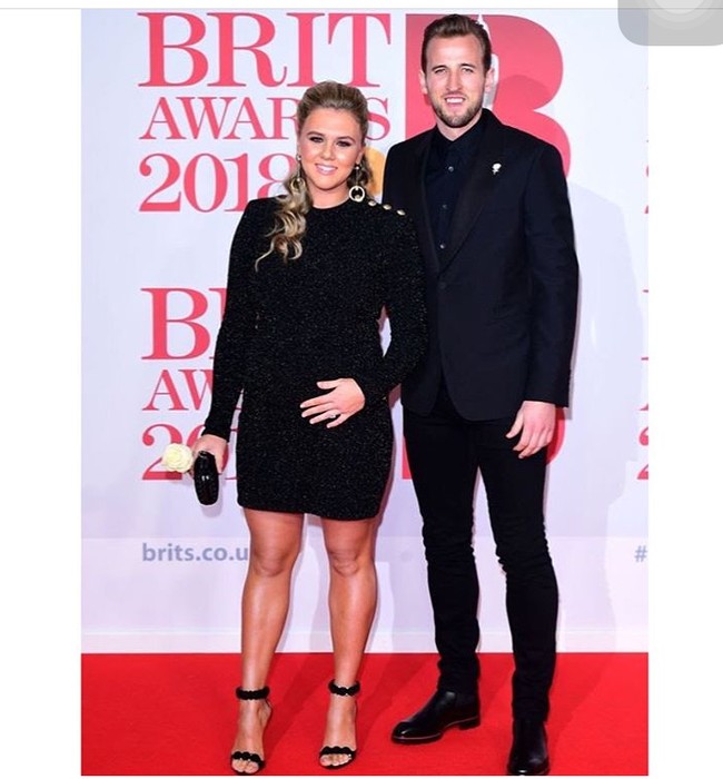 Harry Kane dan sang tunangan Kate berteman saat sekolah di Larkswood Primary, London. Mereka kemudian sama-sama pindah ke Chingford Foundation School, sekolah yang juga pernah jadi tempat David Beckham menempuh pendidikan. Foto: dok. Instagram