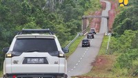 Beberapa contoh proyek sumber daya air yang dibiayai SBSN adalah pembangunan pengaman pantai Pulau Nongso sebagai pulau terluar Indonesia yang ada di Provinsi Kepulauan Riau, Pembangunan Prasarana Pengendali banjir Sungai Progo dan Sungai Serang di Yogyakarta, pembangunan embung Cihaurseah di Jawa Barat, dan pembangunan daerah irigasi Rawa Bade di Papua. Foto: Dok. Kementerian PUPR