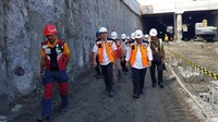 Menteri PUPR Basuki Hadimuljono didampingi Plt Dirjen Bina Marga Arie Setiadi meninjau pembangunan Underpass Simpang Tugu Ngurah Rai. Foto: Dok. Ditjen Bina Marga Kementerian PUPR