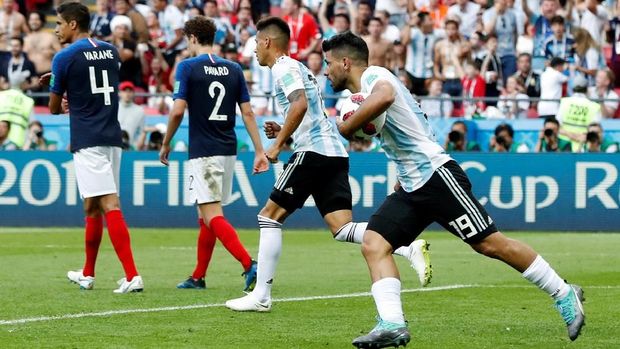 Timnas Kroasia menyamai rekor Argentina lolos ke semifinal melalui dua kali drama adu penalti di fase gugur. (