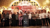 Kami sadari bahwa deklarasi ini akan mengalami penyesuaian dan pro-kontra, bukan saja dari kalangan petahan tetapi juga dari tokoh kalangan Islam sendiri. Namun, melalui deklarasi ini pula, kami berharap semua tokoh politik dan ulama yang berada pada barisan oposisi saat ini, dapat bersatu dan tidak mengedepankan perbedaan yang kecil, ujar Syarwan. (Foto: Pradita Utama)