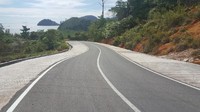 Pada tahun 2017, telah diselesaikan pengaspalan jalan sepanjang 16 km dengan lebar 6 meter. Foto: Dok. Kementerian PUPR