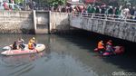 Begini Aksi Pasukan Biru Susuri Kali Grogol Berburu Buaya
