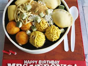 Terinspirasi dari Makanan Lokal, Kue Ulang Tahun Ini Berbentuk Pempek hingga Mi Godog