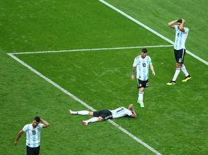 Cetak Tiga Gol, Argentina Tetap Angkat Koper