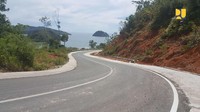 Jalan akses Wisata Mandeh menghubungkan Teluk Kabung-Sungai Pisang-Sungai Nyalo-Mandeh-Carocok-Tarusan. Foto: Dok. Kementerian PUPR