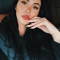 Claudia mengaku, sejak ikut Miss Bumbum ia jadi lebih berani memamerkan foto seksi. Sebelum ikut kontes tersebut, Claudia mengaku tidak pernah berfoto seksi. Foto: dok. Instagram (claudiaalen)