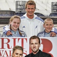 Ini adalah potret David Beckham bersama dua anak kecil yang kini sudah menjadi sepasang calon pengantin. Anak laki-laki di foto ini adalah kapten tim sepakbola Inggris, Harry Kane dan si anak perempuan adalah tunangan dari sang pesepakbola. Saat foto bareng Beckham usia mereka baru 12 tahun. Ketika itu mereka sama-sama menjadi murid sekolah sepakbola Beckham Academy. Foto: dok. Instagram, dok. AFP