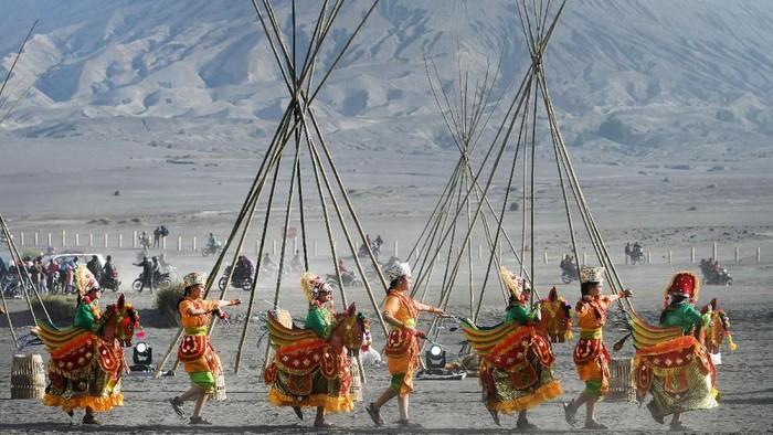 Eksotika Bromo 2018 kembali digelar mulai 29-30 Juni 2018. Menampilkan tarian tradisional nusantara acara ini untuk menyambut Yadnya Kasada Suku Tengger.