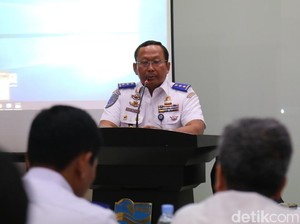 Kemenhub: Sudah Banyak Warga Pakai Life Jacket Seberangi Danau Toba