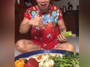 Buat Parodi Gaya Makan DJ Butterfly Kocak, Pria Ini Jadi Viral