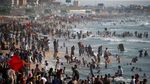 Wajah Damai Jalur Gaza: Warga Liburan Bawa Kuda ke Pantai